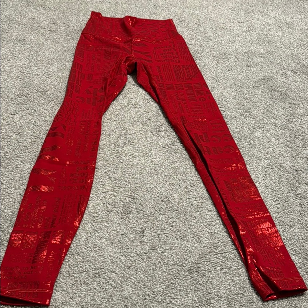 Like new Lululemon red leggings (wunder under) sz2